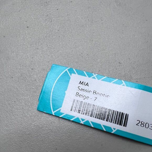 Mia Sassie Faux Fur Leather Ankle Boot Side Zip Beige MH2015SF Women 7M NWOB - Picture 8 of 8